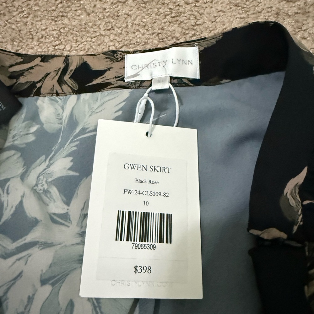 Christy Lynn Gwen Skirt Black Rose Floral Pleated Midi Asymmetric Size 10 NWT - Picture 9 of 9